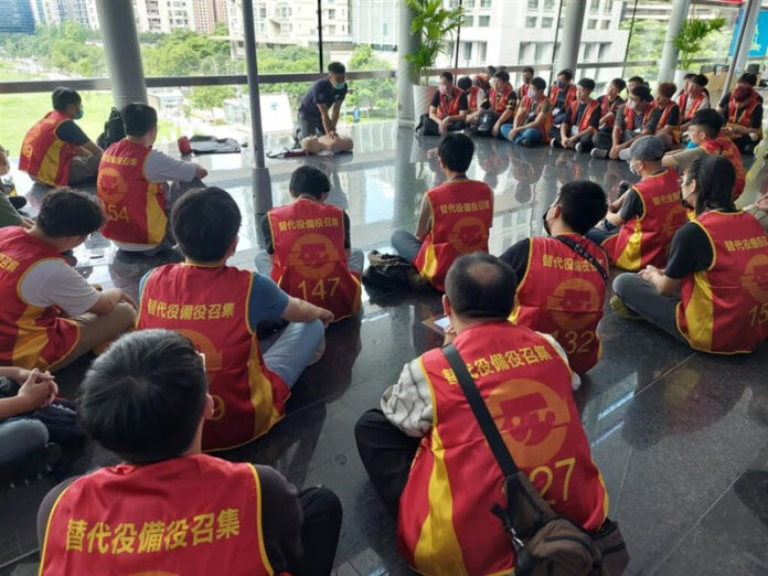 Taiwan Proposes Unlimited Civilian Reservist Call-Ups to Strengthen Defense