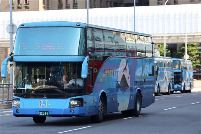 Taiwan Pauses Plan to Allow Foreign Graduates in Intermediate-Skilled Jobs Amid Public Concerns