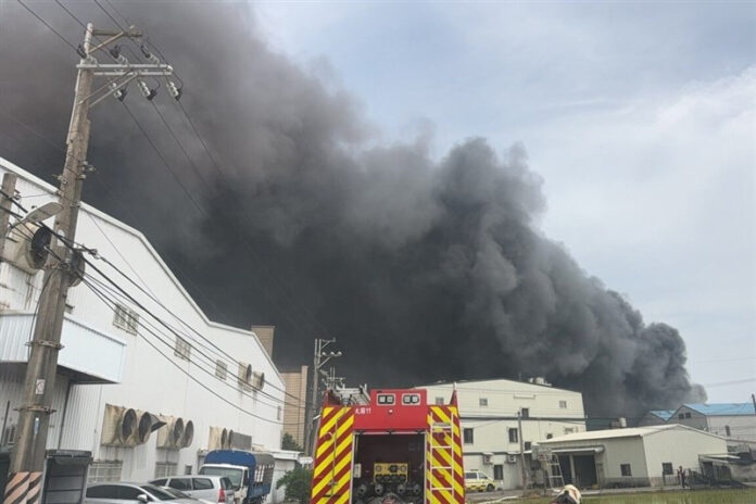 Thick Smoke from Taoyuan Factory Fire Near Airport Sparks Health Advisory but No Flight Delays