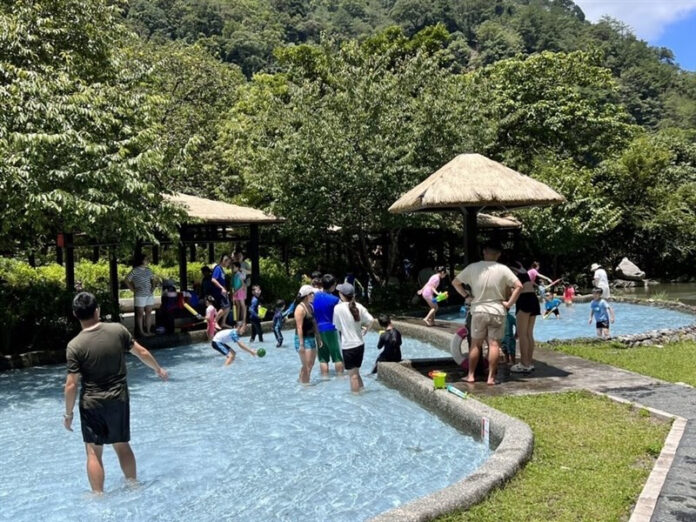 50 Tourists Rescued Safely After Landslide at Basianshan National Forest Recreation Area Extreme Weather Continues to Pose Risks in Taichung