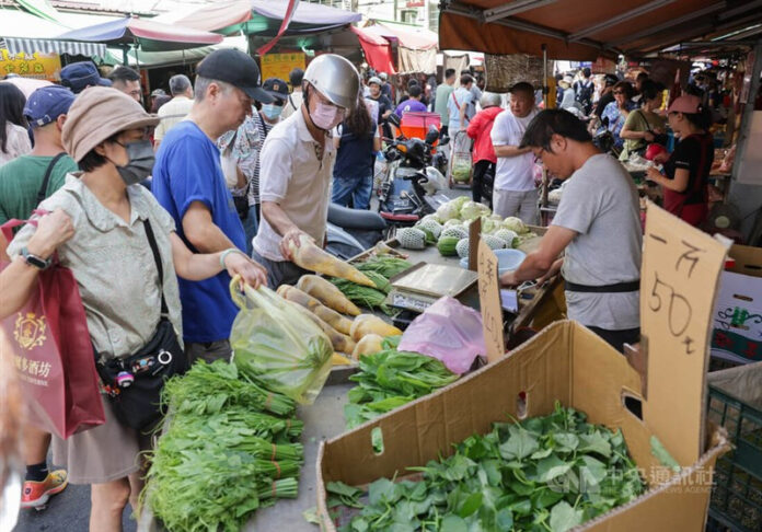 Taiwan Sees Spike in Vegetable and Pork Prices Ahead of Typhoon Danas Supply Chain, Weather, and Market Psychology in Play